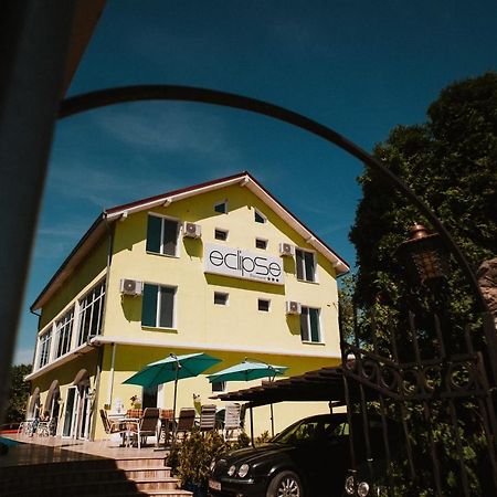 Pension Eclipse Орадя Экстерьер фото