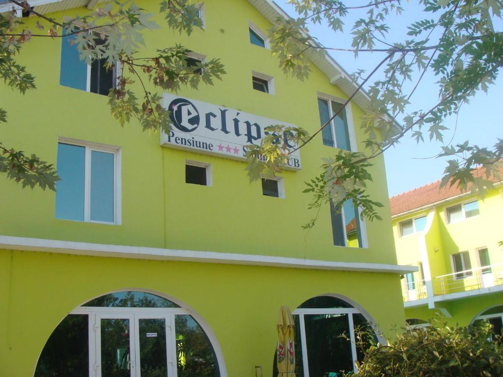 Pension Eclipse Орадя Экстерьер фото