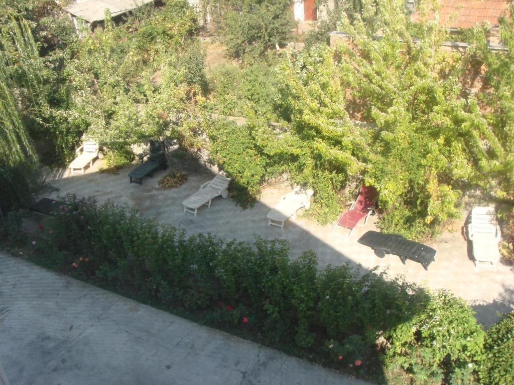 Pension Eclipse Орадя Экстерьер фото