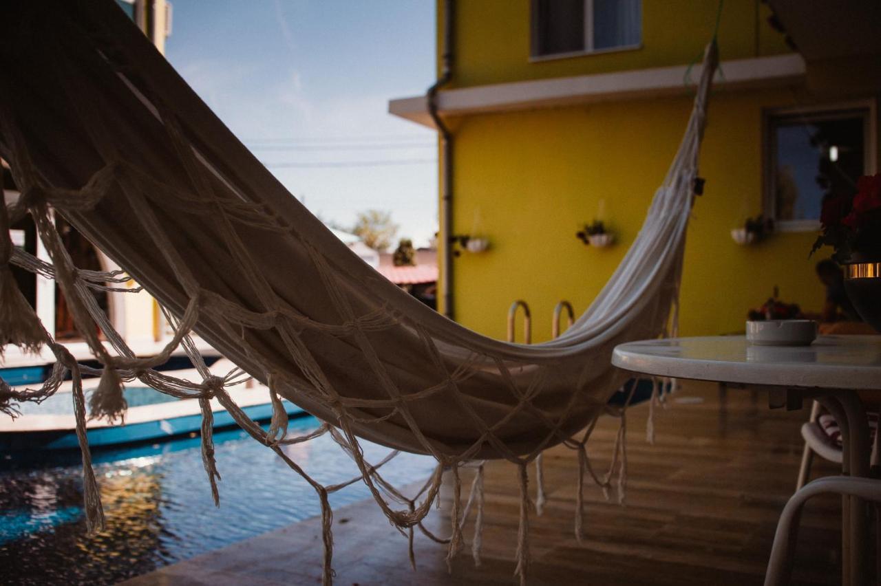 Pension Eclipse Орадя Экстерьер фото